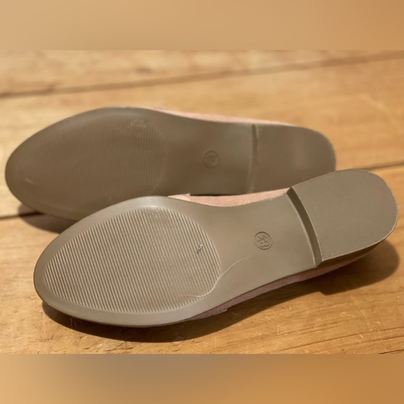 Light pink shoes. NWOT - Picture 2 of 5